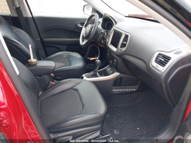 3C4NJCBB5JT125633 Jeep Compass Latitude Fwd