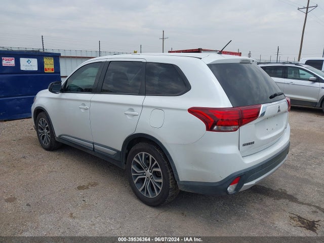 Mitsubishi Outlander Se 2016 JA4AD3A39GZ021982 Image 3