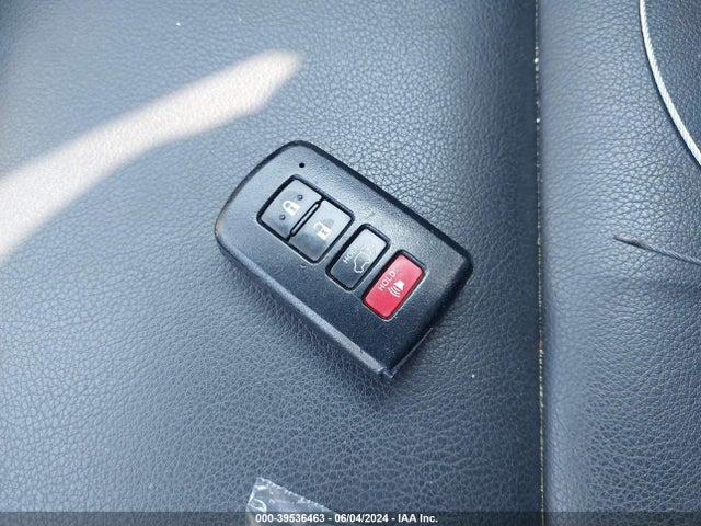 Toyota Rav4 Limited 2017 JTMDFREV0HD216637 Image 11