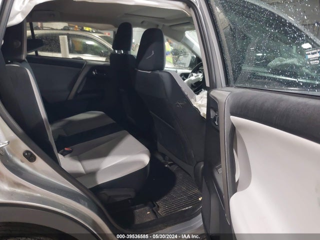 Toyota Rav4 Xle 2017 2T3RFREV4HW636152 Image 8