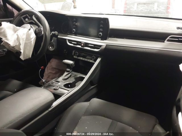 5XXG24J21MG016759 KIA K5 LX
