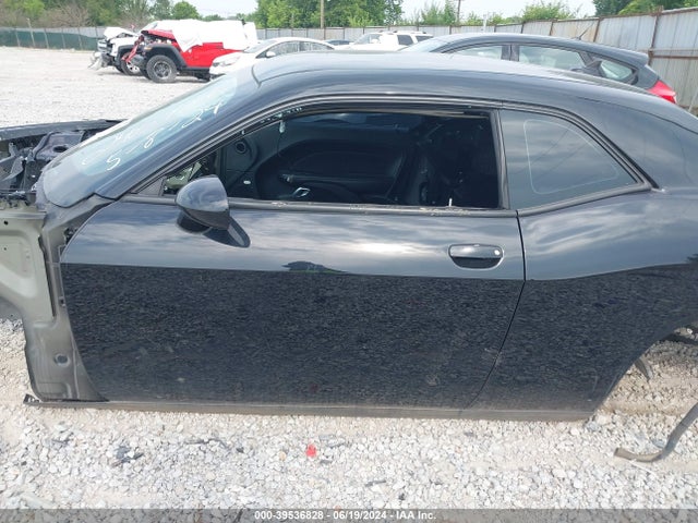 Dodge Challenger 392 Hemi Scat Pack Shaker 2018 2C3CDZFJXJH143352 Image 13