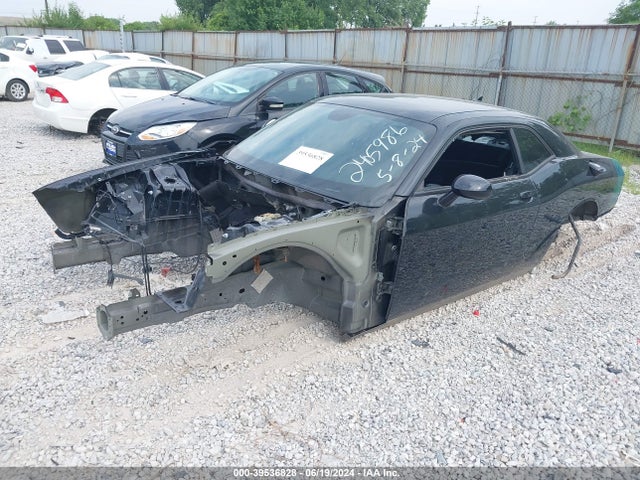Dodge Challenger 392 Hemi Scat Pack Shaker 2018 2C3CDZFJXJH143352 Image 2