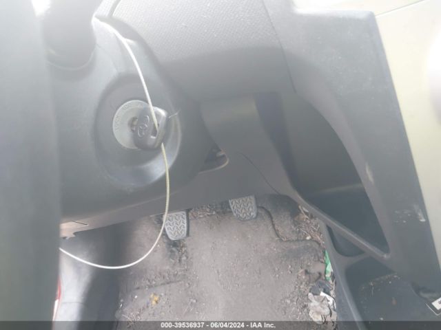 2008 TOYOTA YARIS JTDJT923185187786 Photo 10