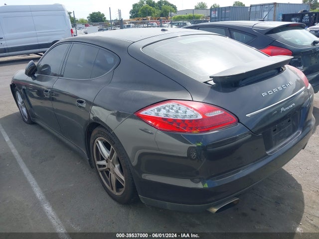 2011 PORSCHE PANAMERA WP0AA2A74BL010198 Photo 2