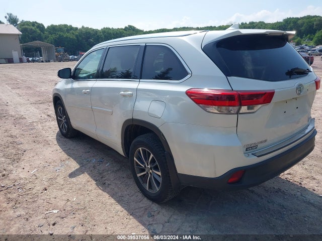 Toyota Highlander Xle 2017 5TDJZRFH5HS515953 Image 3