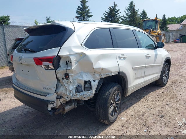Toyota Highlander Xle 2017 5TDJZRFH5HS515953 Image 4