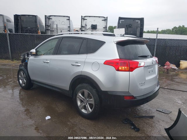 Toyota Rav4 Xle 2015 JTMRFREV5FD168040 Image 3