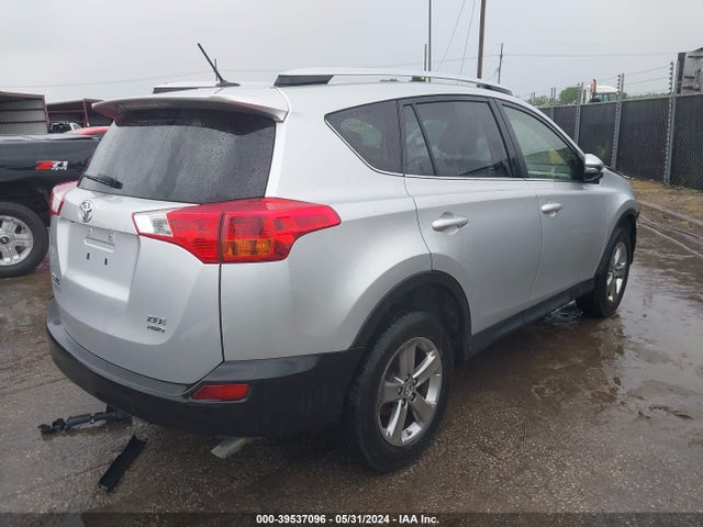 Toyota Rav4 Xle 2015 JTMRFREV5FD168040 Image 4