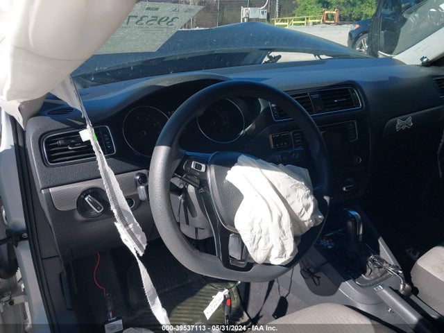 3VW2B7AJ2HM371041 Volkswagen Jetta 1.4t S