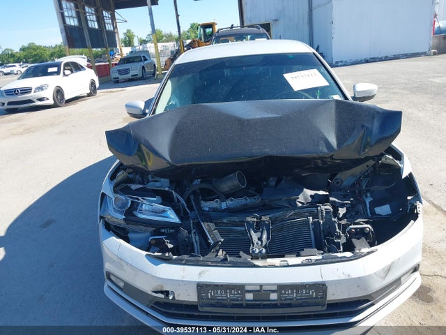 3VW2B7AJ2HM371041 Volkswagen Jetta 1.4t S