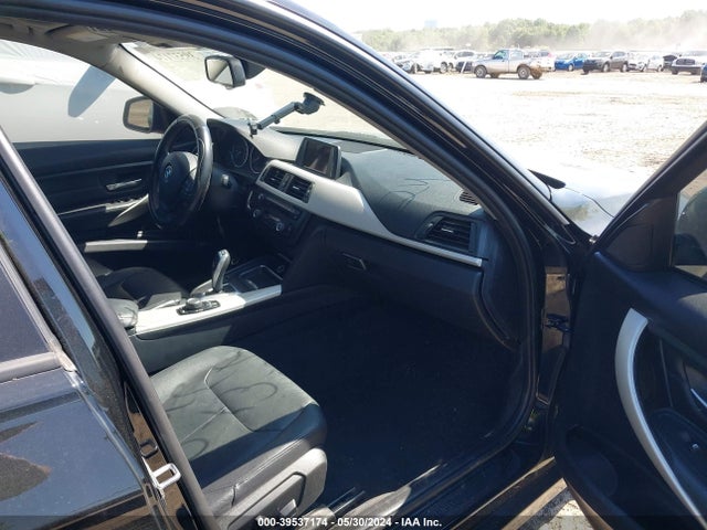 WBA3C3C54EP660681 BMW 320i Xdrive