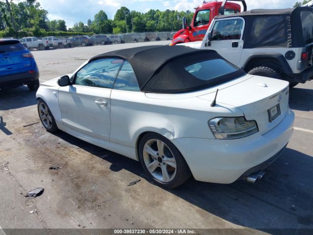 2011 BMW 135I WBAUN7C54BVM24867 Photo 2
