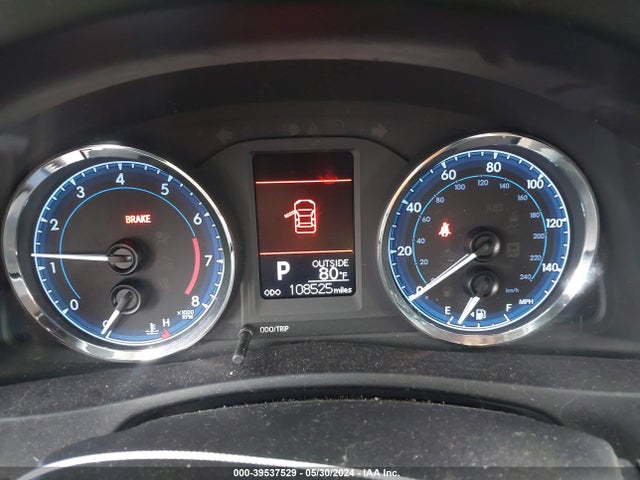 Toyota COROLLA LE 2018 5YFBURHE2JP747592 Image 7