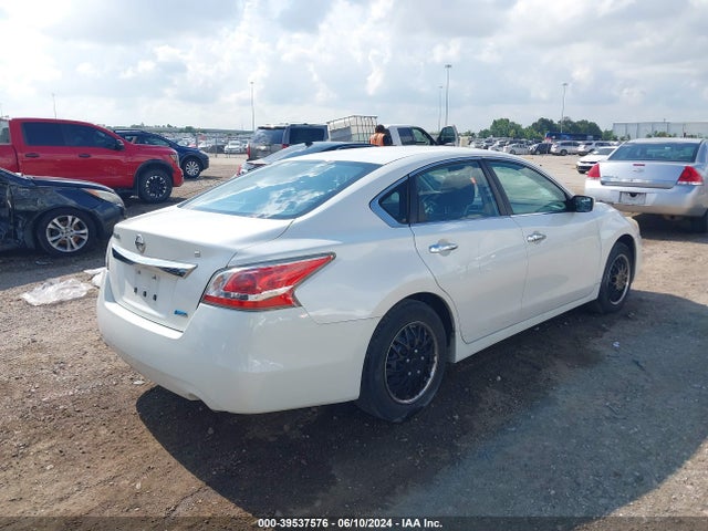 Nissan Altima 2.5 S 2014 1N4AL3AP3EC154349 Image 4