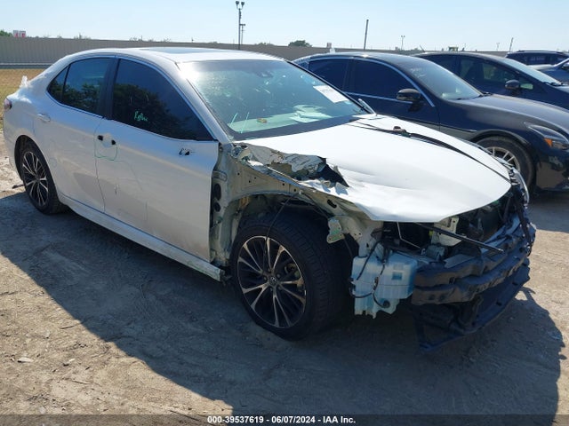 Toyota CAMRY SE 2018 4T1B11HK2JU669975 головне зображення