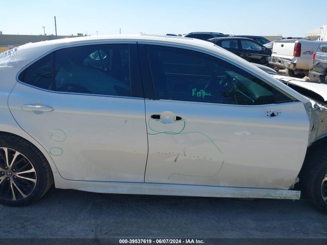Toyota CAMRY SE 2018 4T1B11HK2JU669975 Image 14