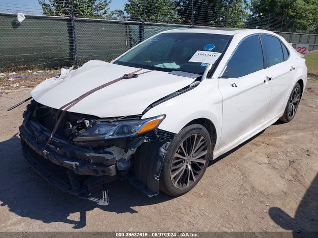 Toyota CAMRY SE 2018 4T1B11HK2JU669975 Image 2