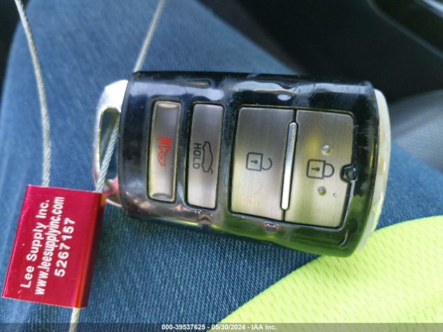 KNALN4D70E5132681 KIA Cadenza Premium