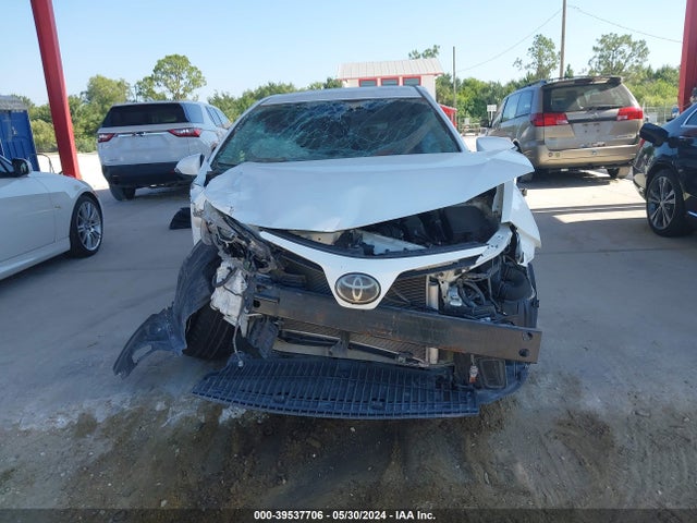 Toyota COROLLA SE 2018 5YFBURHE7JP844397 Image 13