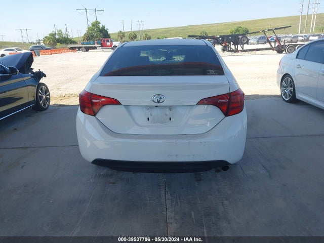 Toyota COROLLA SE 2018 5YFBURHE7JP844397 Image 17
