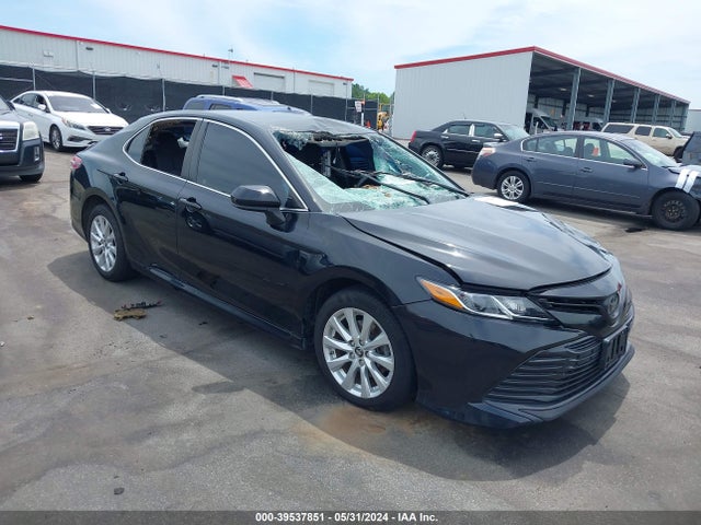 Toyota CAMRY LE 2018 JTNB11HK5J3036666 главное изображение