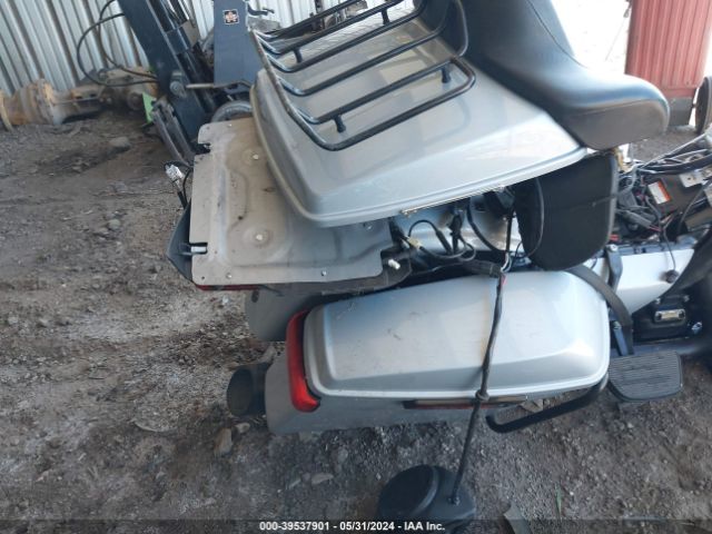 2023 HARLEY-DAVIDSON FLTRK 1HD1KZF18PB616660 Photo 3