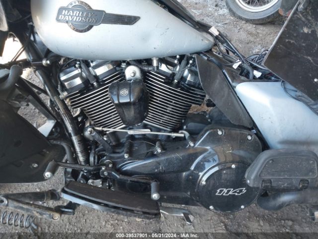 2023 HARLEY-DAVIDSON FLTRK 1HD1KZF18PB616660 Photo 8