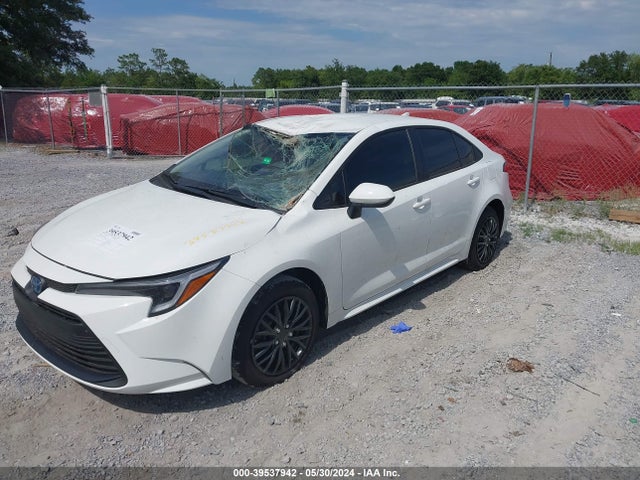 Toyota Corolla Hybrid Le 2024 JTDBCMFE8R3040610 Image 2
