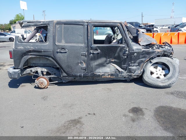1C4BJWDG3HL751636 Jeep Wrangler Unlimited Sport 4x4