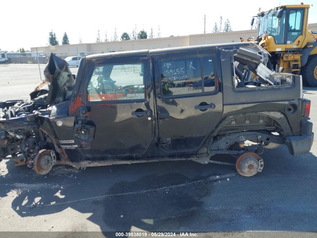 1C4BJWDG3HL751636 Jeep Wrangler Unlimited Sport 4x4