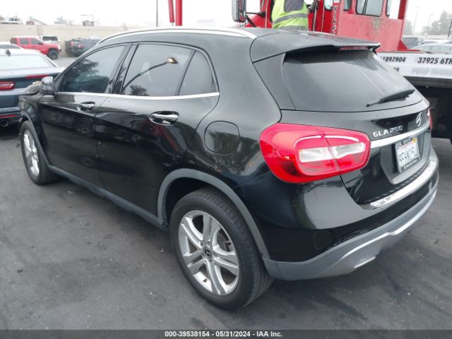 WDCTG4GB9KU015156 Mercedes-Benz Gla 250 4matic