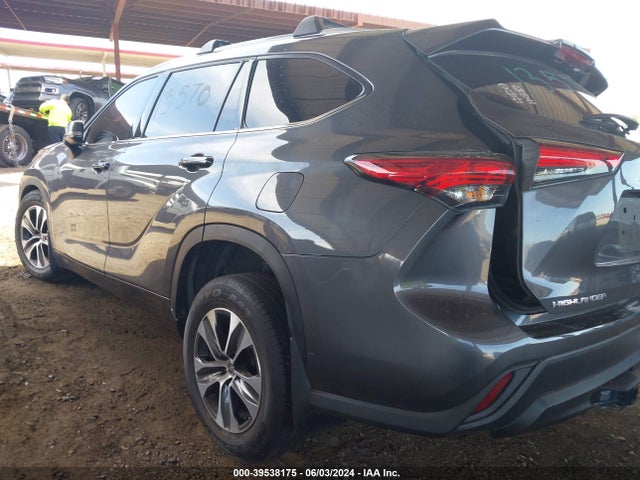 Toyota Highlander Xle 2022 5TDHZRBH7NS591738 Image 3
