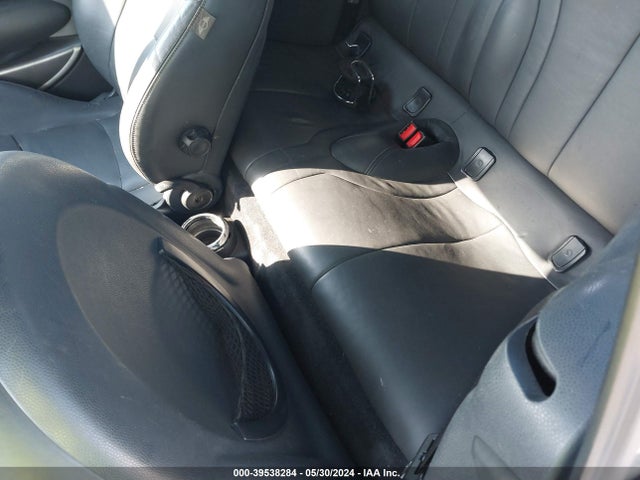 2005 MINI COOPER S WMWRH33465TF83227 Photo 7