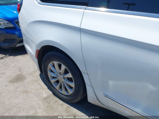 2C4RC1BG9JR141851 Chrysler Pacifica Touring L