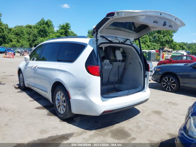 2C4RC1BG9JR141851 Chrysler Pacifica Touring L