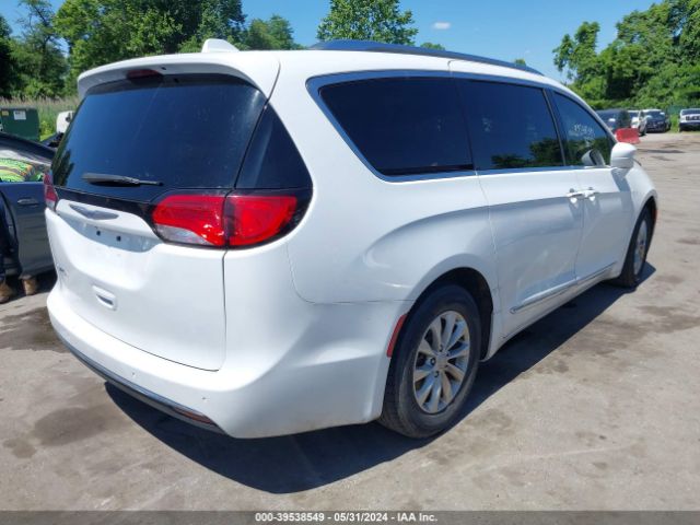 2C4RC1BG9JR141851 Chrysler Pacifica Touring L