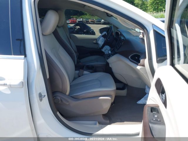 2C4RC1BG9JR141851 Chrysler Pacifica Touring L