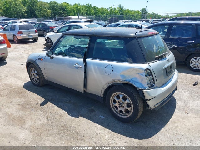 2005 MINI COOPER WMWRC334X5TJ68410 Photo 2