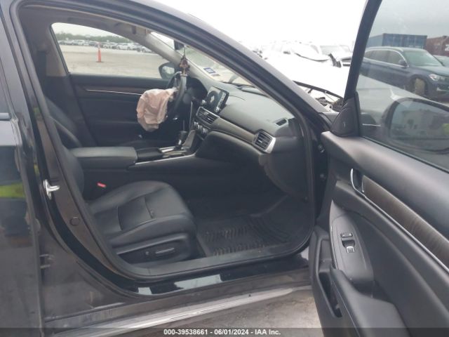 1HGCV1F96JA005579 Honda Accord Touring