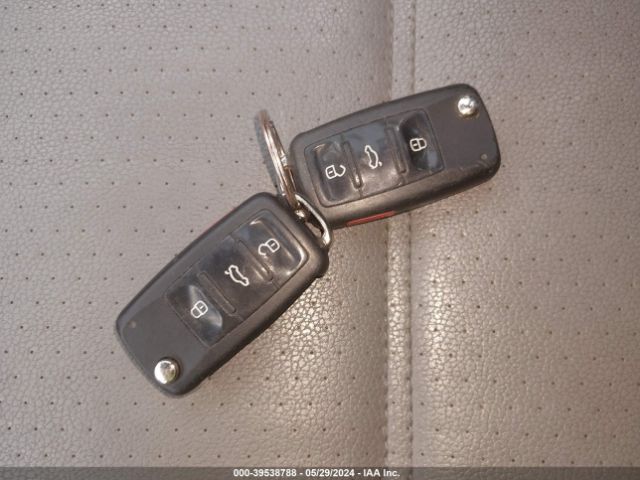 3VW637AJ4EM274921 Volkswagen Jetta Hybrid Se