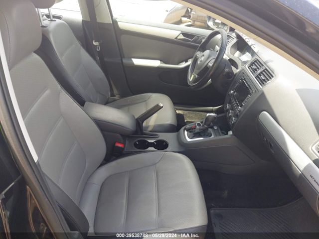 3VW637AJ4EM274921 Volkswagen Jetta Hybrid Se