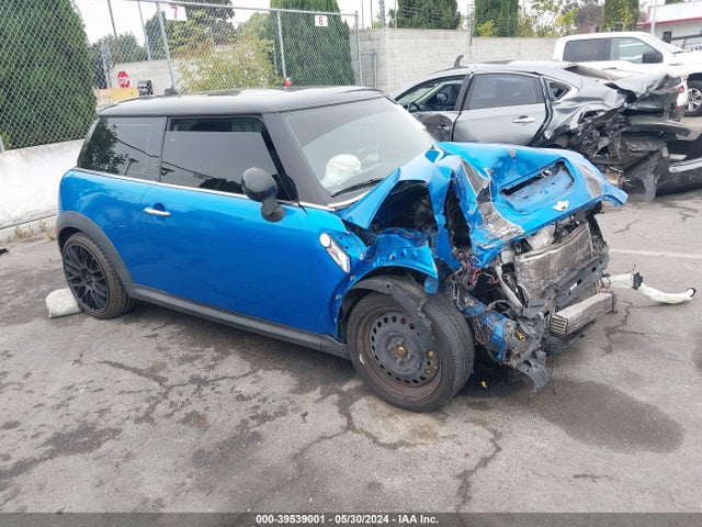 2008 MINI COOPER S WMWMF73588TV37870 Photo 0