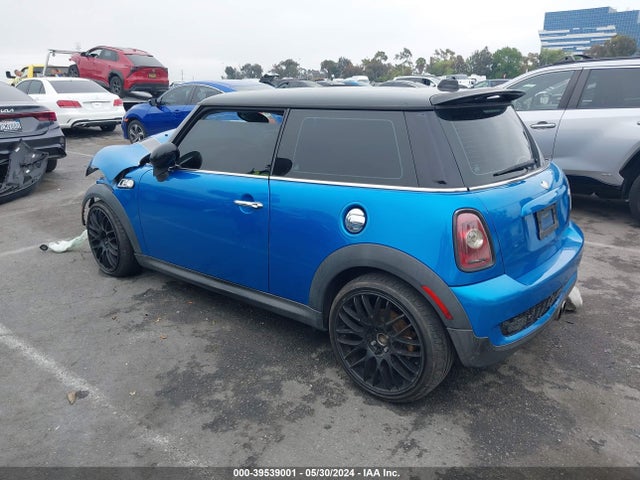 2008 MINI COOPER S WMWMF73588TV37870 Photo 2