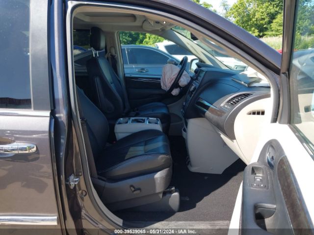 2C4RC1CG1GR121018 Chrysler Town & Country Touring-l Anniversary Edition