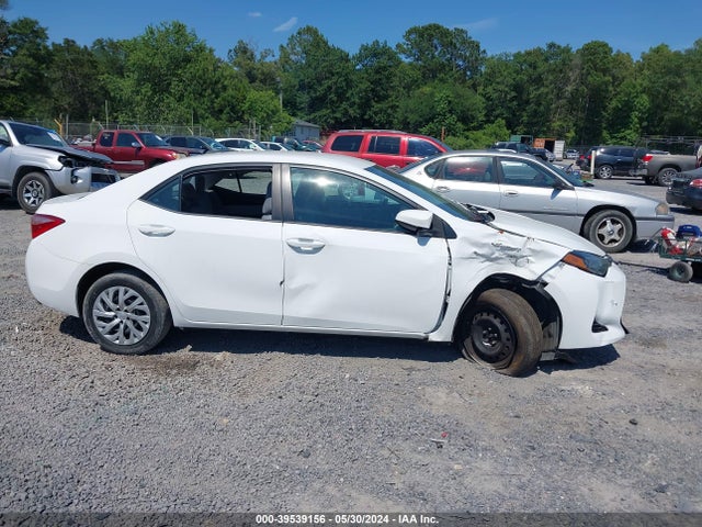 Toyota COROLLA LE 2018 2T1BURHE2JC062900 Image 13
