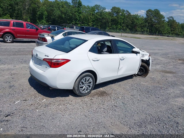 Toyota COROLLA LE 2018 2T1BURHE2JC062900 Image 4