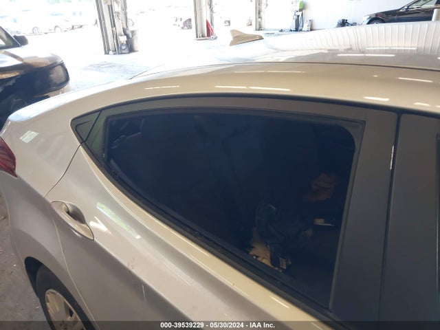 Hyundai ELANTRA SE 2016 5NPDH4AEXGH674200 Image 14