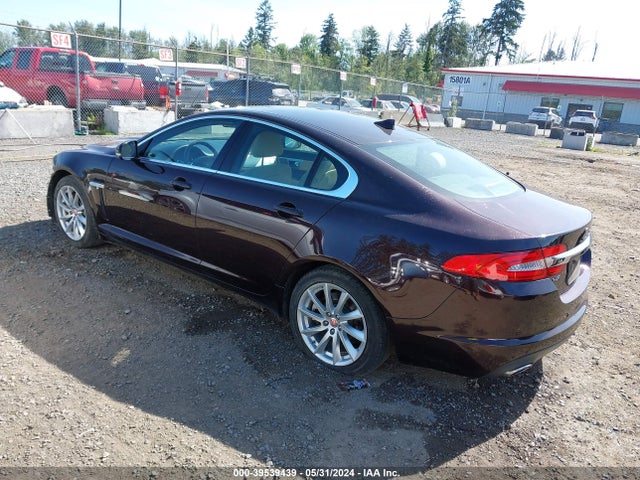 2015 JAGUAR XF SAJWA0FSXFPU68805 Photo 2