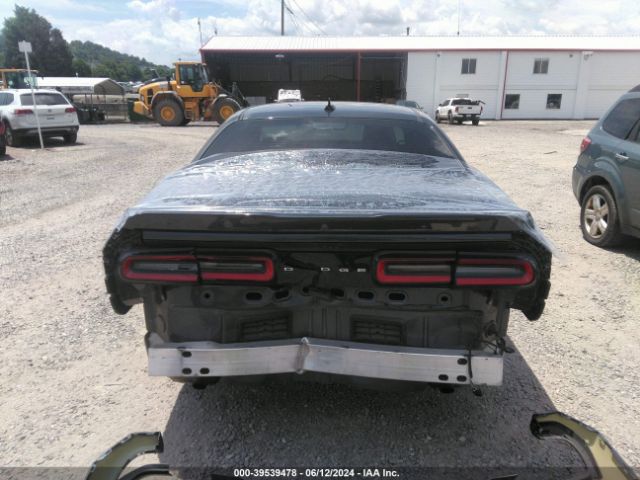 2C3CDZAG7JH258261 Dodge Challenger Sxt Plus
